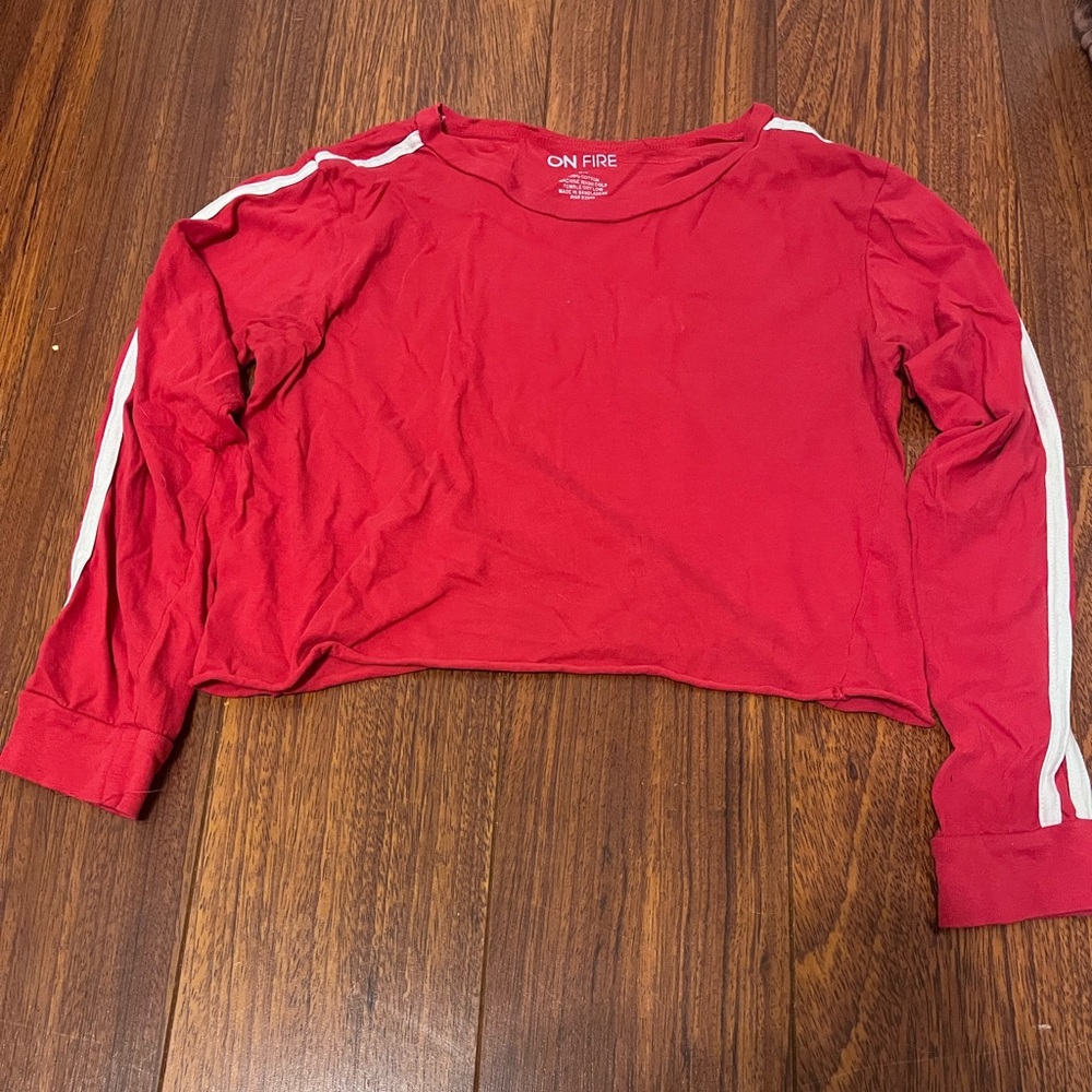 red long sleeve crop top